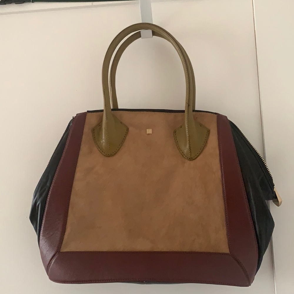 Pour La Victoire Shoulder bag